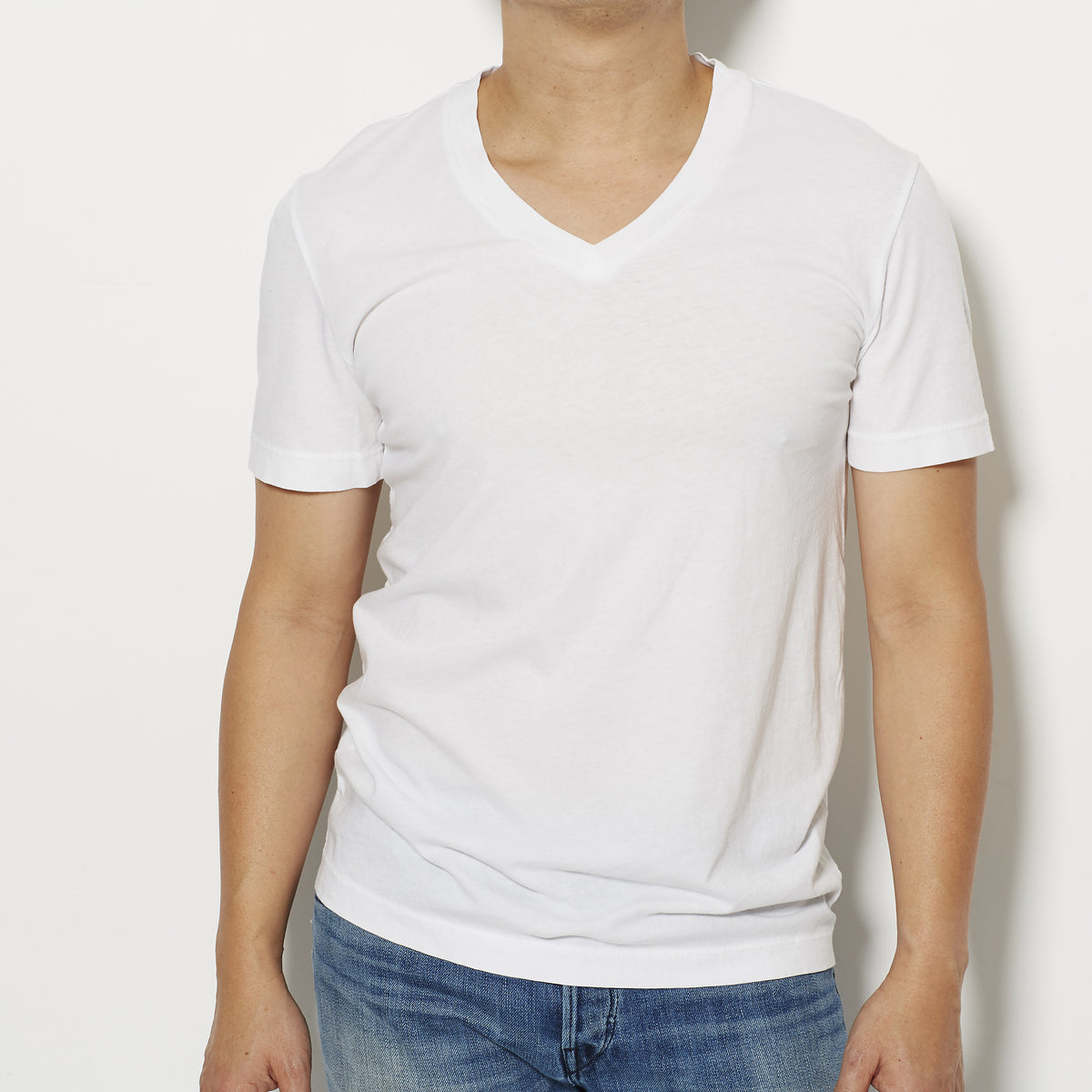 James Perse Men&#39;s Short Sleeve V Neck T-Shirt -  White